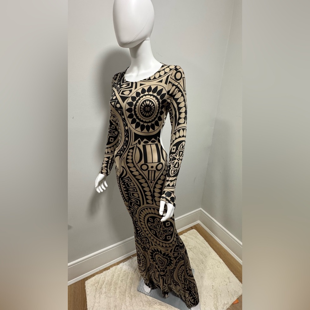 Fashion Nova Black and Tan Long Sleeve Dress